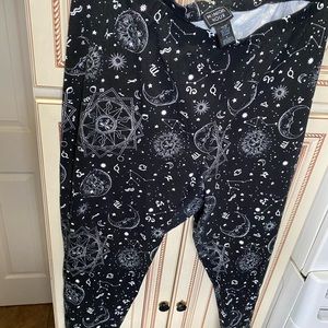 Women’s Plus Size 4x Zodiac Galaxy Black Leggings High waisted 4 Hot topic